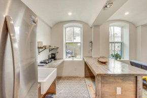 Walk to Waterfront Chic Hudson Valley Garden Apt